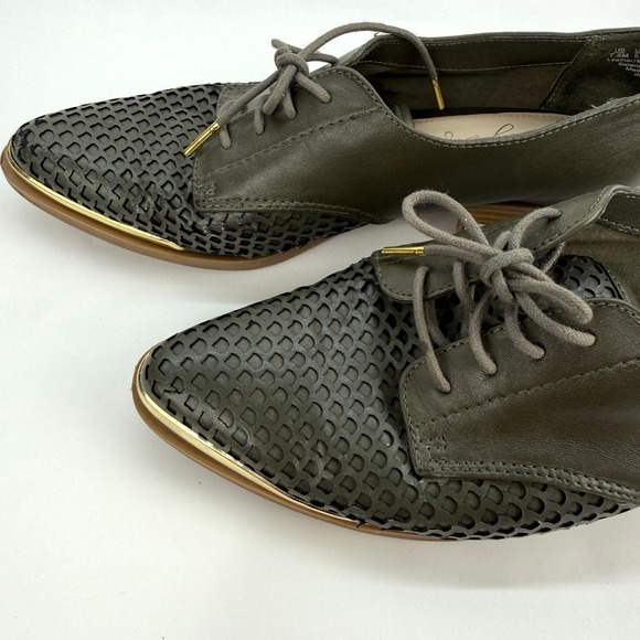 Fergie "Invert" Olive Green Perforated Leather Oxfords Gold Toe Cap W 7.5M - Picture 5 of 10